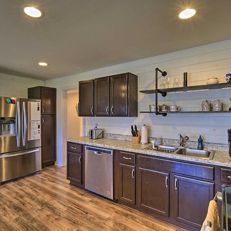 Cozy Bristol Home With Yard About 1 Mile To Downtown! Esterno foto