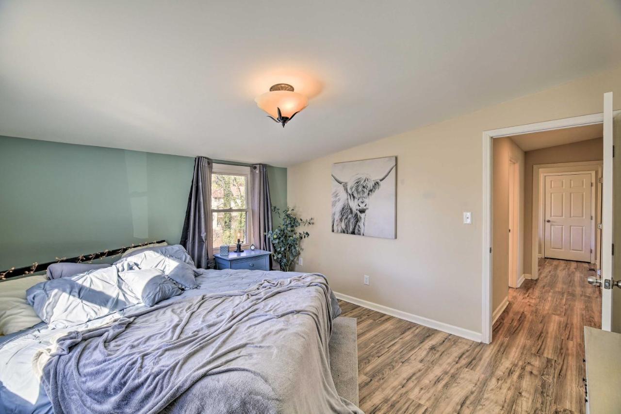 Cozy Bristol Home With Yard About 1 Mile To Downtown! Esterno foto
