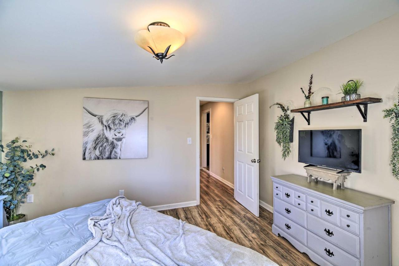 Cozy Bristol Home With Yard About 1 Mile To Downtown! Esterno foto