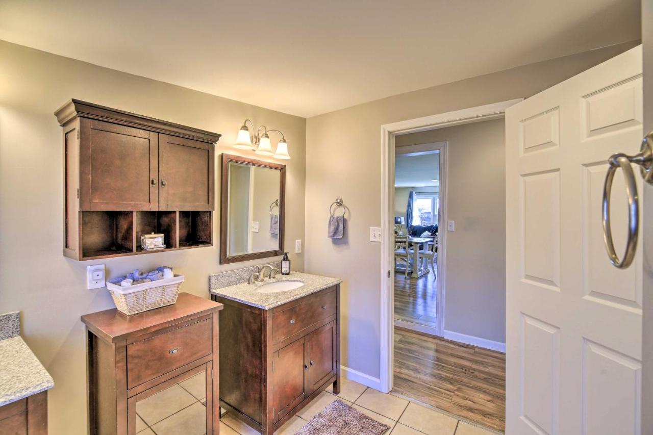 Cozy Bristol Home With Yard About 1 Mile To Downtown! Esterno foto