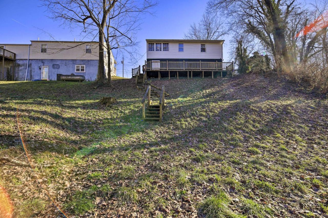 Cozy Bristol Home With Yard About 1 Mile To Downtown! Esterno foto