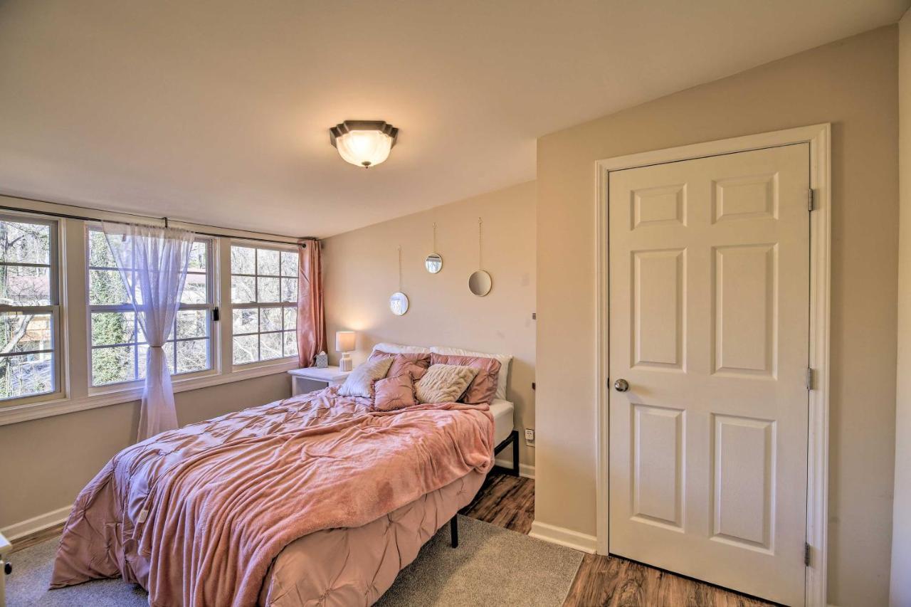 Cozy Bristol Home With Yard About 1 Mile To Downtown! Esterno foto