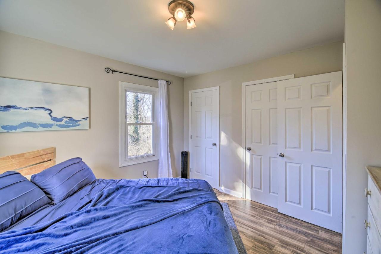 Cozy Bristol Home With Yard About 1 Mile To Downtown! Esterno foto