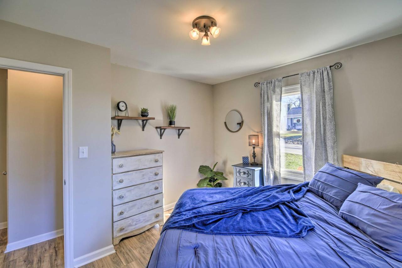 Cozy Bristol Home With Yard About 1 Mile To Downtown! Esterno foto
