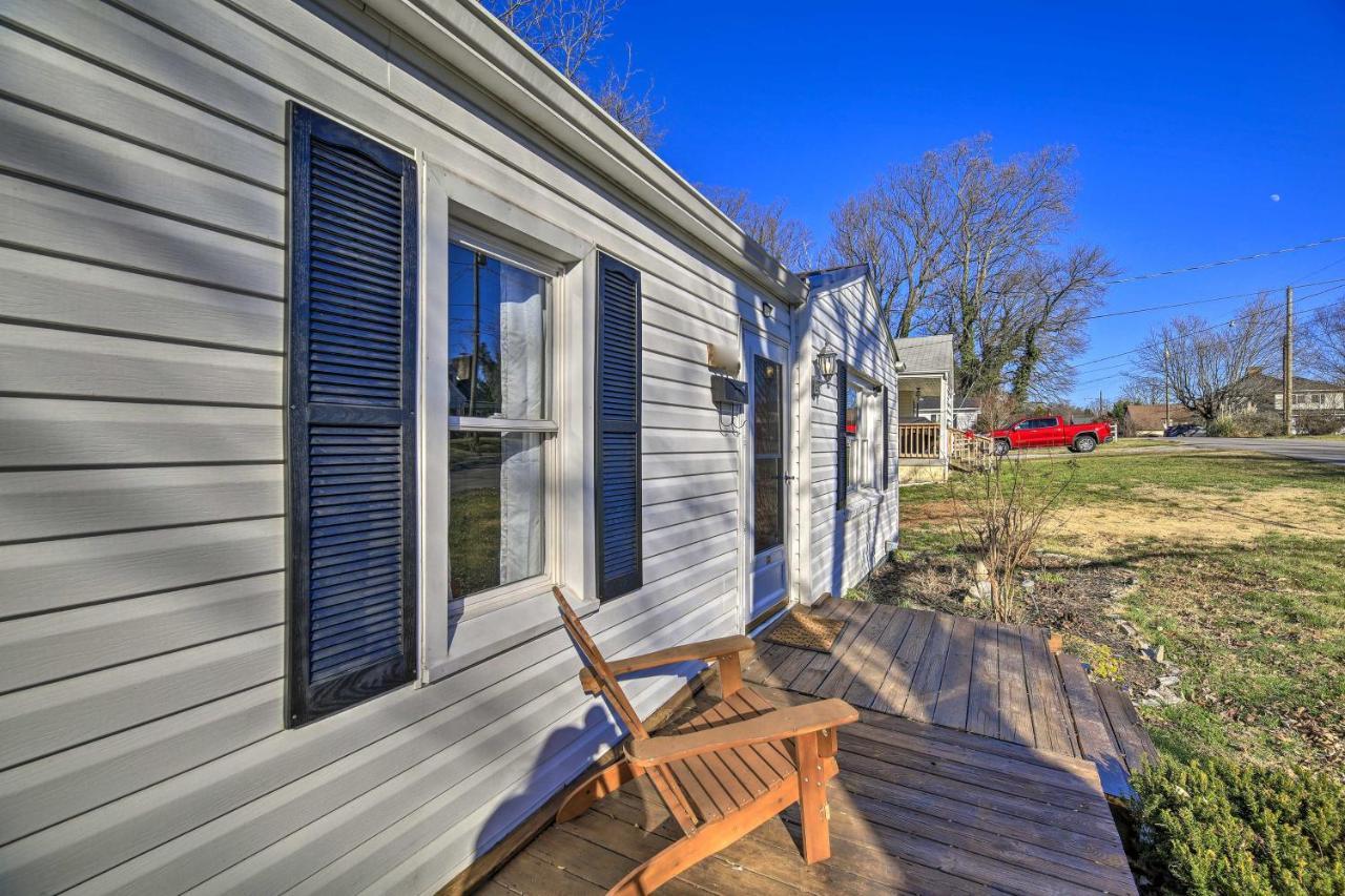 Cozy Bristol Home With Yard About 1 Mile To Downtown! Esterno foto