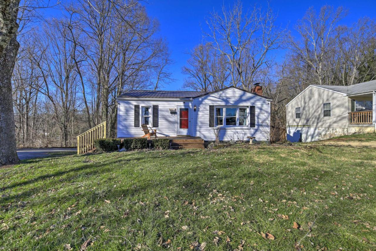 Cozy Bristol Home With Yard About 1 Mile To Downtown! Esterno foto
